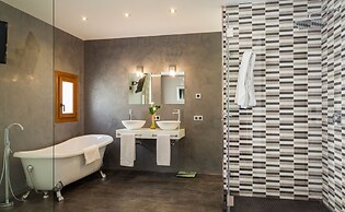 Mafloras Luxury Beach Apartment