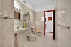 Villa With sea View and Pool