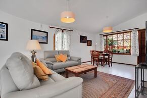 Villa With sea View and Pool