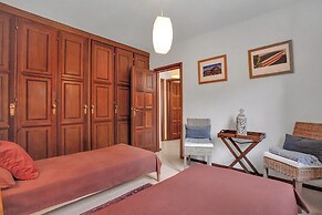 Villa With sea View and Pool