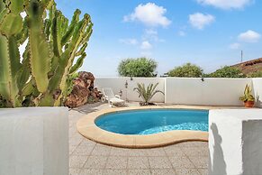 Villa With sea View and Pool