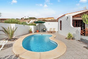 Villa With sea View and Pool