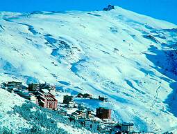 Comfortable Apartment With Wifi and Parking Space