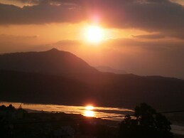 Beautiful Chalet With Spectacular Ocean Views