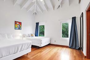 Sea Vue Luxury Vacation Condominiums