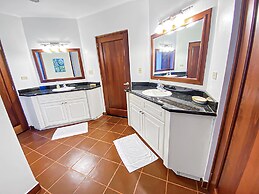 Sea Vue Luxury Vacation Condominiums