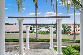 Sea Vue Luxury Vacation Condominiums