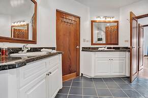Sea Vue Luxury Vacation Condominiums