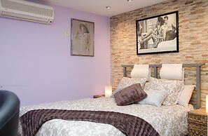 Room in Guest Room - Vacarisses- Torreblanca Estación