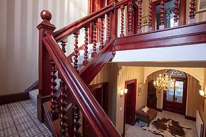 Newton Manor House -7 Bedroom House