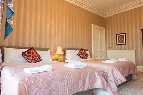 Newton Manor House -7 Bedroom House