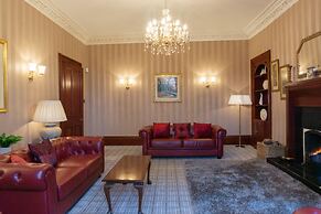 Newton Manor House -7 Bedroom House