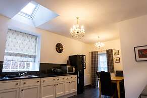 Newton Manor House -7 Bedroom House