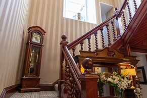 Newton Manor House -7 Bedroom House