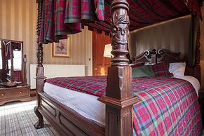 Newton Manor House -7 Bedroom House