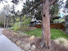 Larkspur Trail 3 Bedroom Home by RedAwning