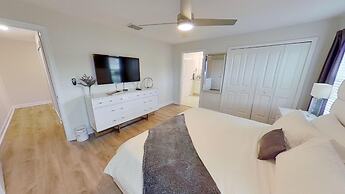 4802 LL Dream Getaway Luxury Townhome w/ Pool