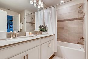 4802 LL Dream Getaway Luxury Townhome w/ Pool