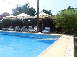 Charming Villa With Private Pool
