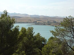 Rural Apartments Overlooking the Lake