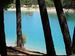 Rural Apartments Overlooking the Lake