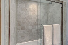 The Lodge at Vail 2 BR Condo in the Heart of Vail by RedAwning - Save 