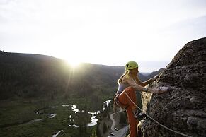 The Lodge at Vail 2 BR Condo in the Heart of Vail by RedAwning - Save 