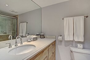 The Lodge at Vail 2 BR Condo in the Heart of Vail by RedAwning - Save 