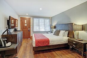 The Lodge at Vail 2 BR Condo in the Heart of Vail by RedAwning - Save 