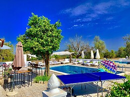 Little Cozy House With big Pool 10x5 And Wifi in Ibiza
