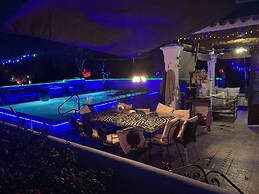 Little Cozy House With big Pool 10x5 And Wifi in Ibiza