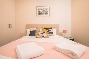 Modern 2bed2bath APT at Neutral Bayparking+wifi