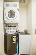 Modern 2bed2bath APT at Neutral Bayparking+wifi