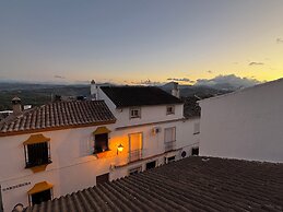 Lemon Tree Patio-mountain View, Delightful Home in Olvera-cadiz-andalu