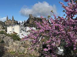 Lemon Tree Patio-mountain View, Delightful Home in Olvera-cadiz-andalu