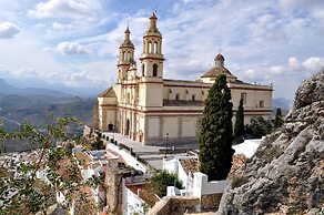 Lemon Tree Patio-mountain View, Delightful Home in Olvera-cadiz-andalu