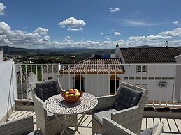 Lemon Tree Patio-mountain View, Delightful Home in Olvera-cadiz-andalu