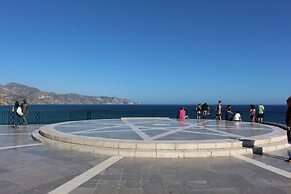 Excellent View, Beach & Mountain, Panorama Swimming Pool all Year Roun