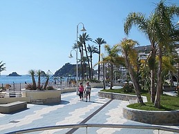 Excellent View, Beach & Mountain, Panorama Swimming Pool all Year Roun