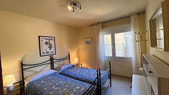 Excellent View, Beach & Mountain, Panorama Swimming Pool all Year Roun