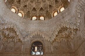 Excellent View, Beach & Mountain, Panorama Swimming Pool all Year Roun