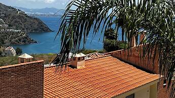 Excellent View, Beach & Mountain, Panorama Swimming Pool all Year Roun