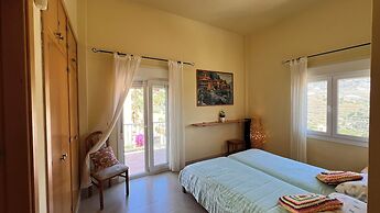 Excellent View, Beach & Mountain, Panorama Swimming Pool all Year Roun