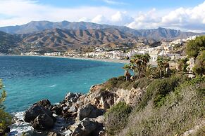 Excellent View, Beach & Mountain, Panorama Swimming Pool all Year Roun