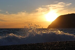 Excellent View, Beach & Mountain, Panorama Swimming Pool all Year Roun