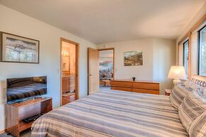 White Elm Lane #31 by Village Properties at Sunriver