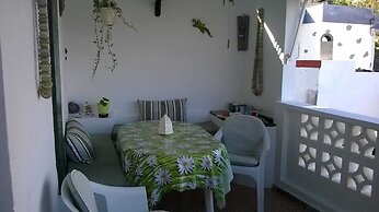 Cozy House Facing The Sea