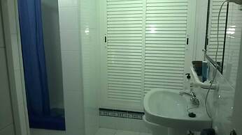 Cozy House Facing The Sea