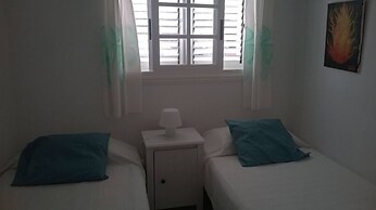 Cozy House Facing The Sea