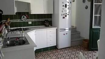 Cozy House Facing The Sea